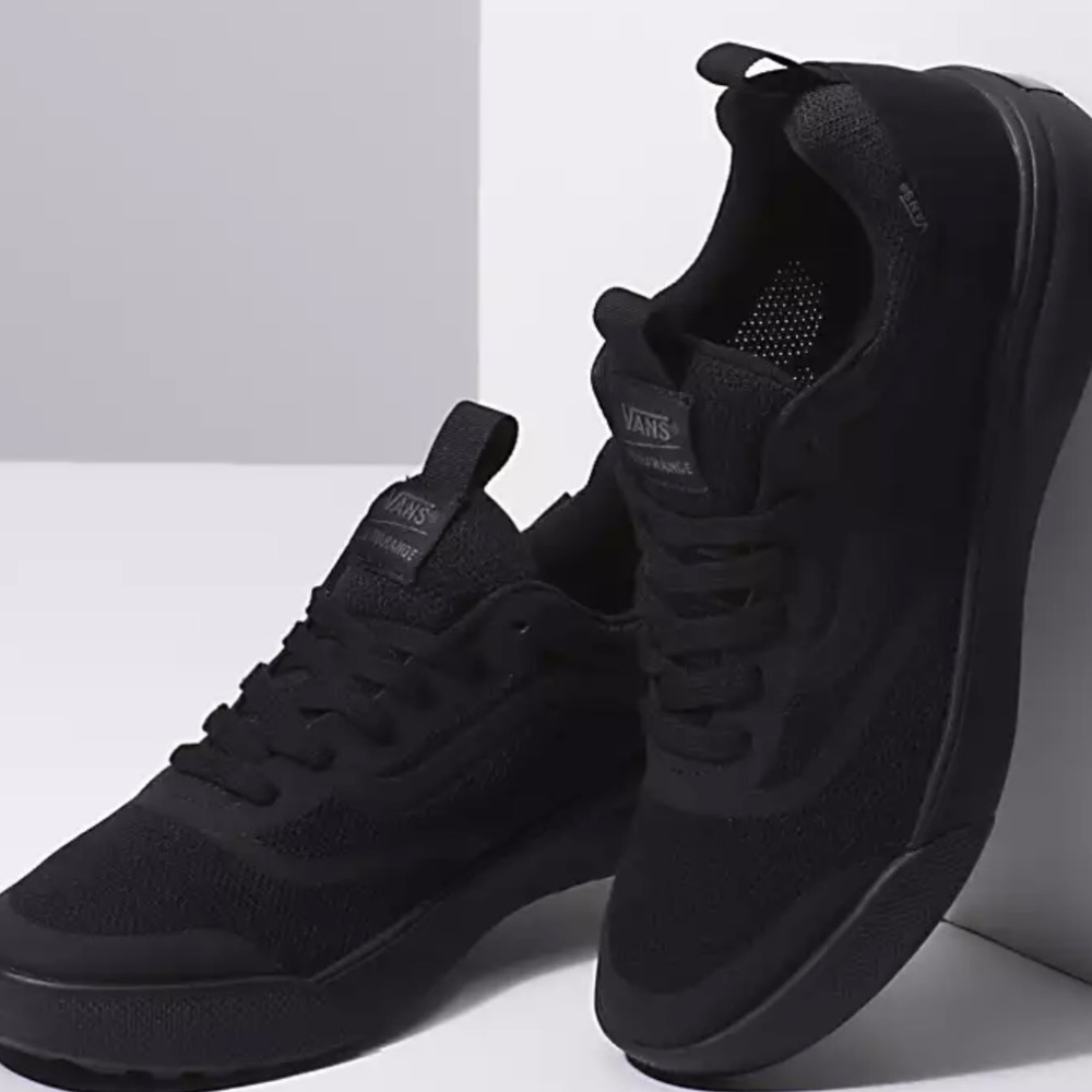 VANS Ultra Range W 9 M 7.5 Black Shoes Athletic Mesh